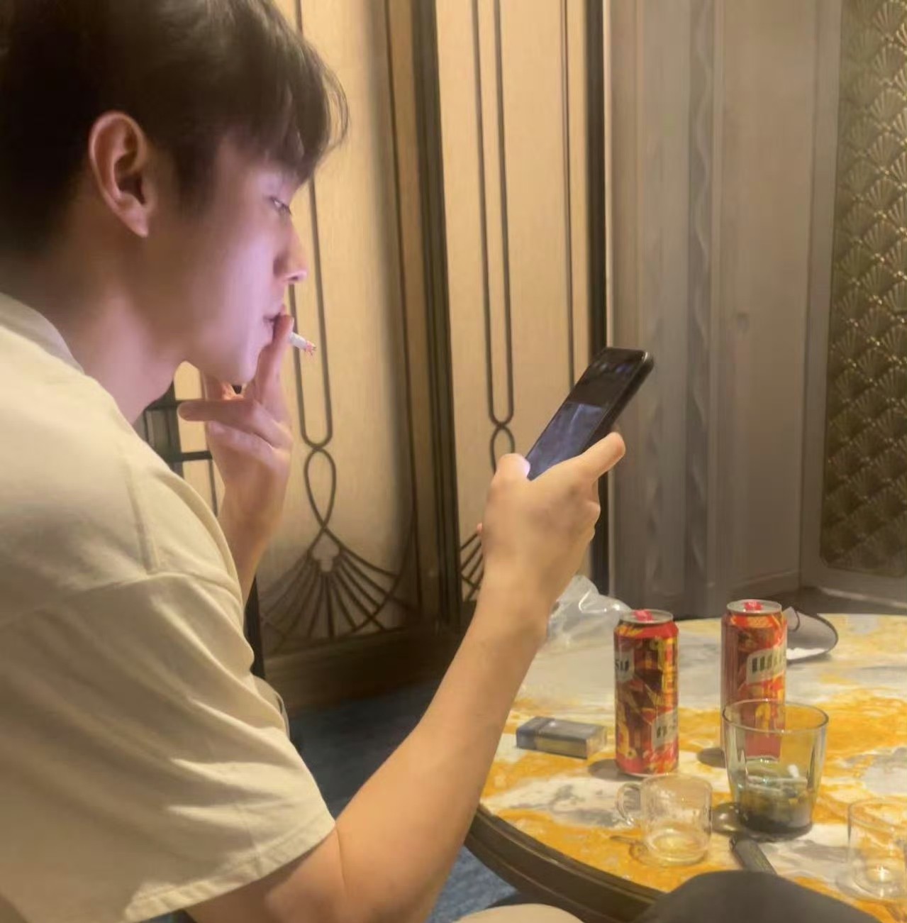 娱乐圈明星黑料 虞书欣事件 许凯出轨_哪个明星爆不出来黑料,