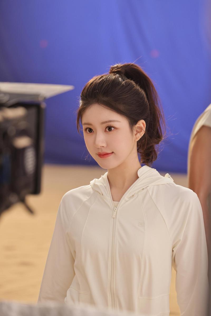 赵露思杨子姗：甜妹外表硬核人生，端庄女神一秒破功