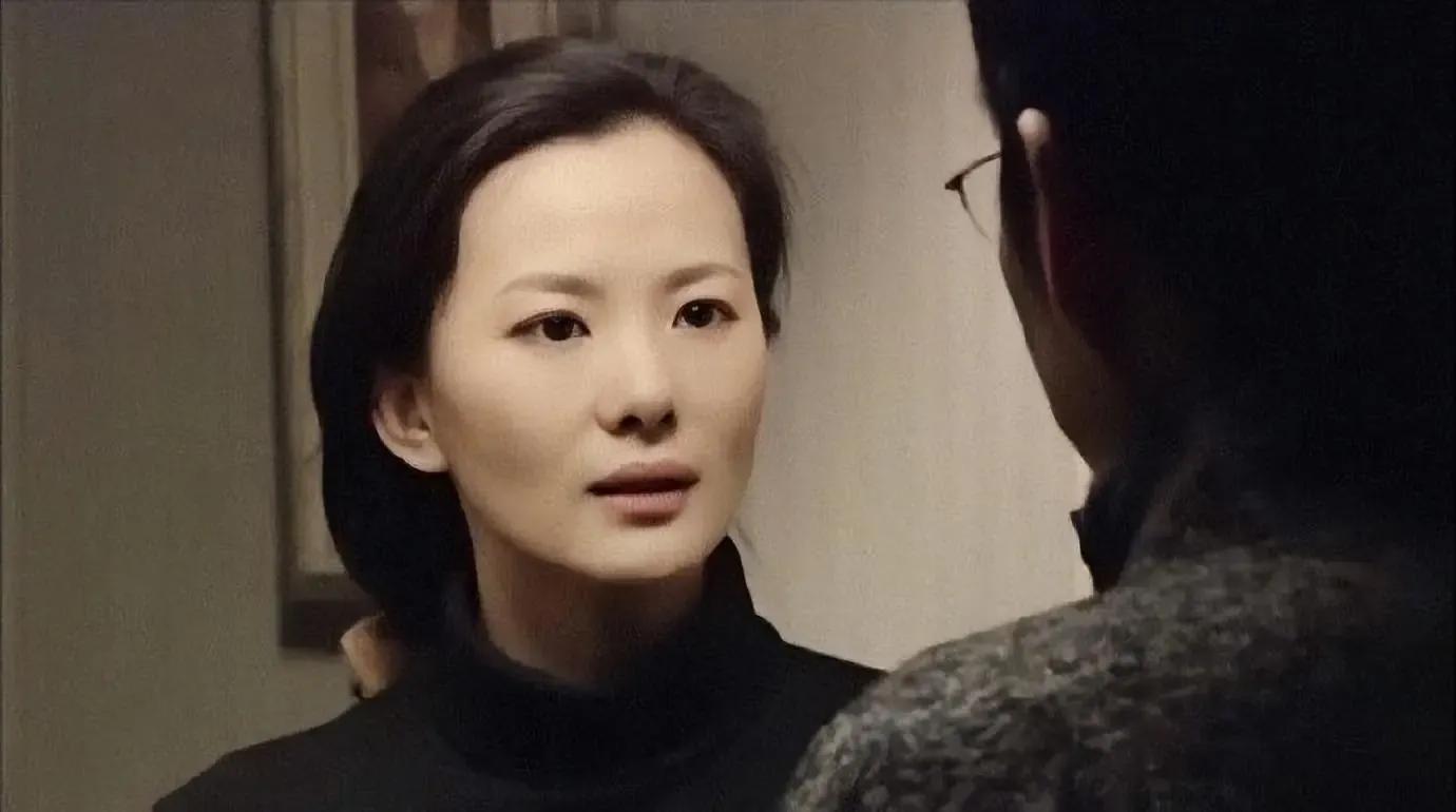 年轻时长得一般的女星_年过40越来越有韵味的女星_长发的女明星