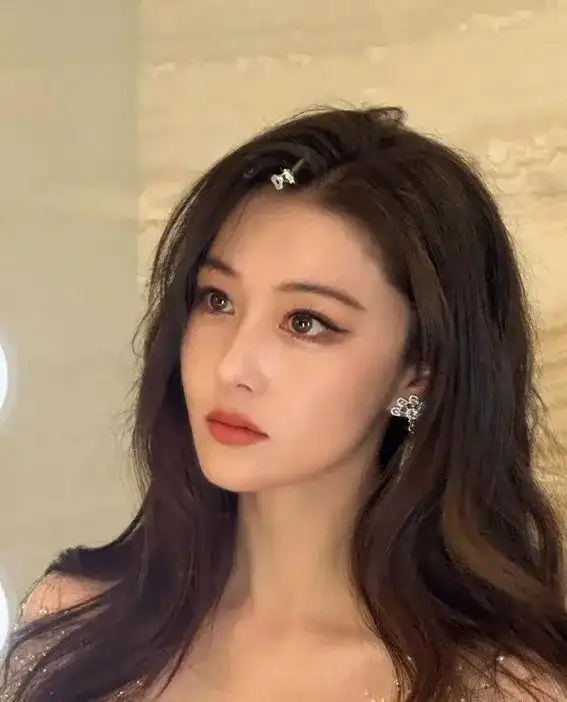 女明星的笑容_张馨予笑容故事_张馨予笑容背后的温暖